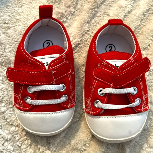 Size 2 Infant Sneakers Rubber Sole Velcro Red Converse Baby Baby Brand NEW!! - Picture 1 of 4